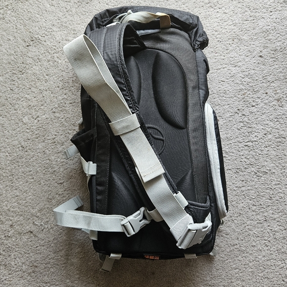 Lowepro photo sport sling 100aw Camara hiking bag. - Picture 2 of 5